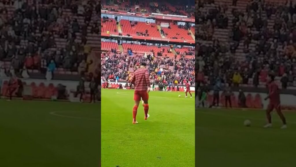 Virgil Vandijk hit Takumi Minamino with style 😂#shorts #shortsvideo #shortsfeed #shortsbeta Virgil Vandijk hit Takumi Minamino with style 😂#shorts #shortsvideo #shortsfeed #shortsbeta