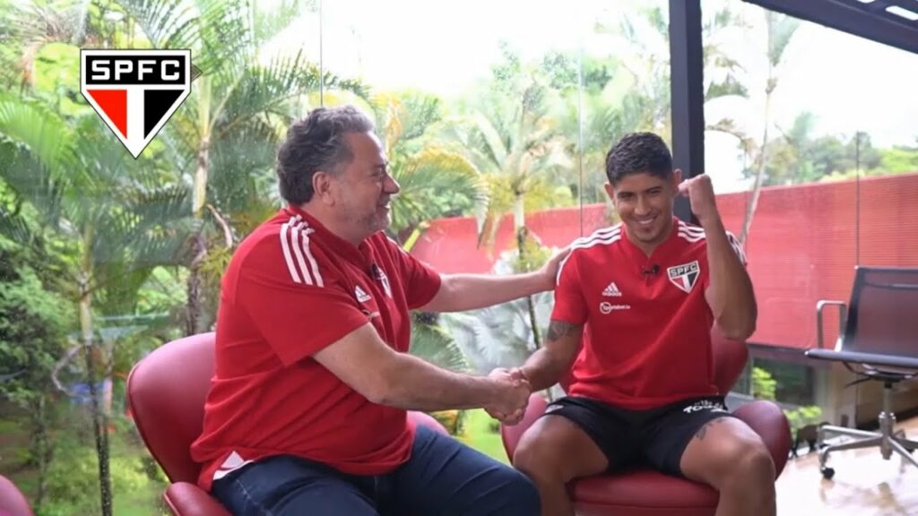 Presidente Júlio Casares apresenta Alan Franco ao torcedor tricolor. (05/01/23)
