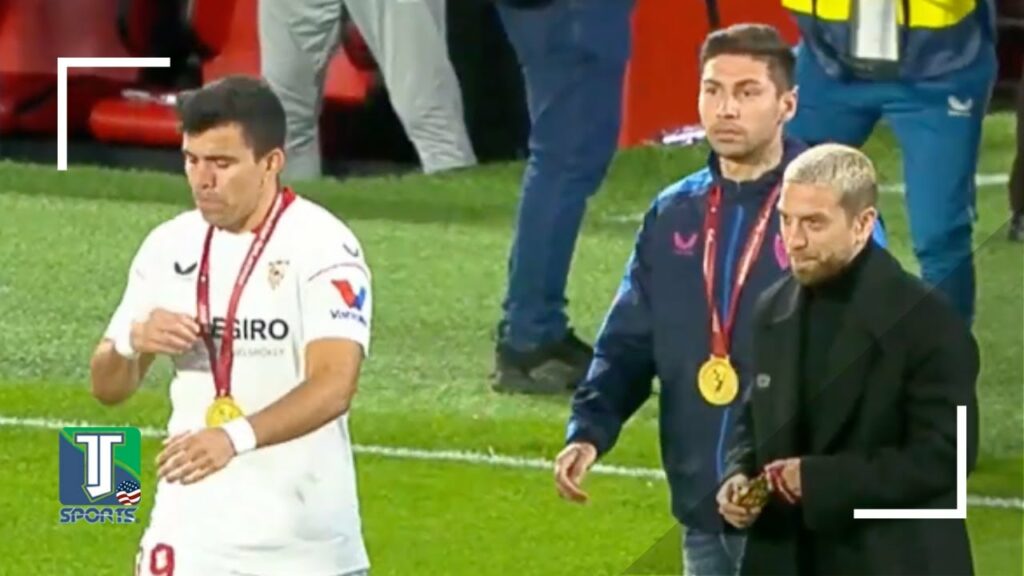 Sevilla's HOMMAGE to Gonzalo Montiel, Marcos Acuña, and Papu Gómez after WINNING the FIFA World Cup