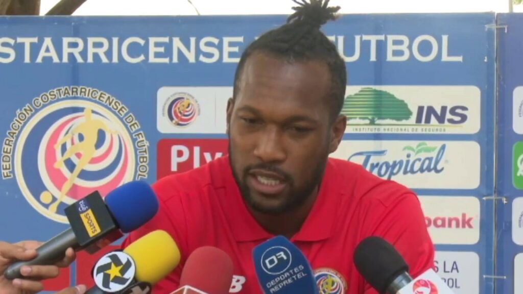 Kendall Waston se adapta bien a la idea de Ronald González y espera destacar este jueves