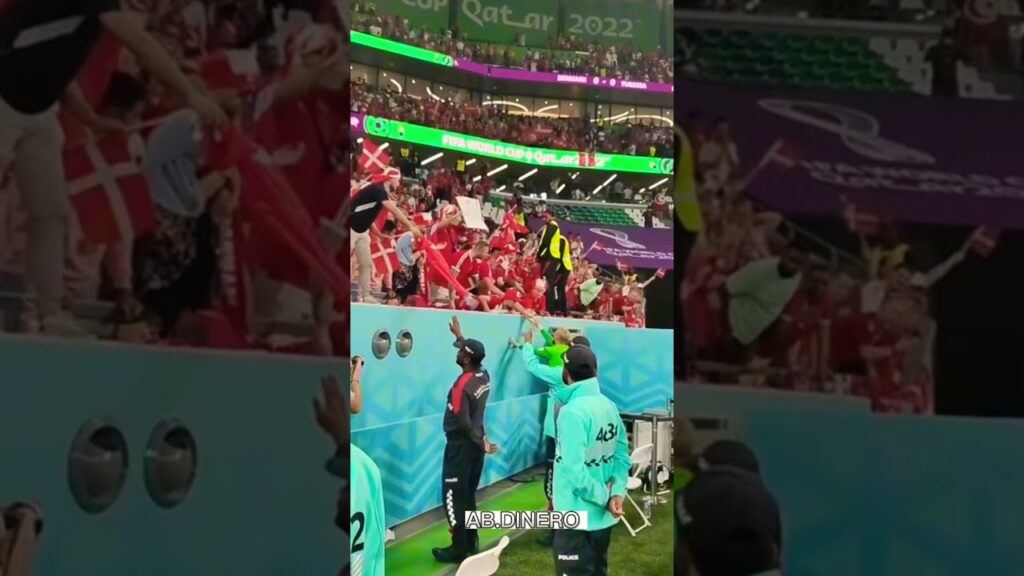 Kasper Schmeichel made these fans day when he gifted them his gloves! #worldcup2022 #football #fans