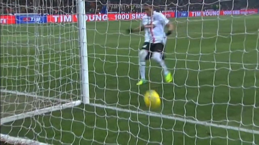 Martin Caceres | El Pelado | 2012