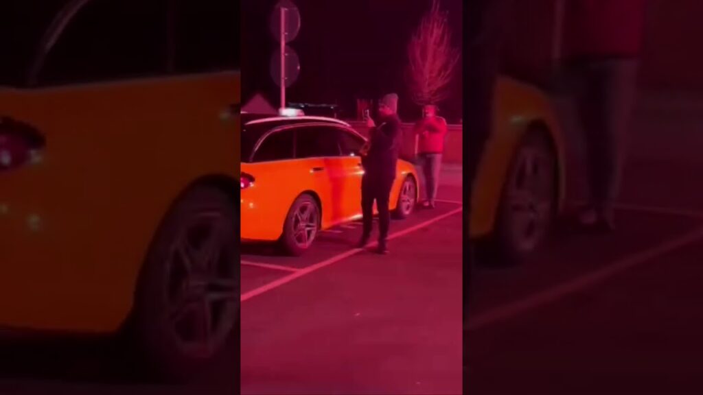 GALATASARAY TARAFTARI VİCTOR NELSSON’U DANİMARKA’DA BİLE YALNIZ BIRAKMADI! Üçlü çektirdi! #shorts