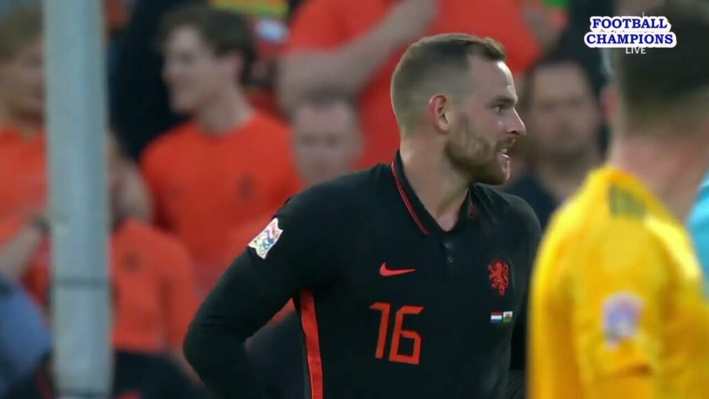 Vincent Janssen entspannt nach dem Abstoß, Niederlande-Wales, UEFA Nations League 2022