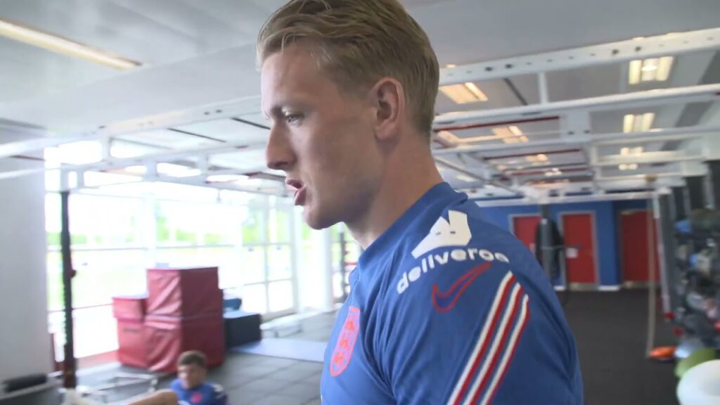 England's Goalkeeper Jordan Pickford says he'd sleep Logan Paul 👀👀