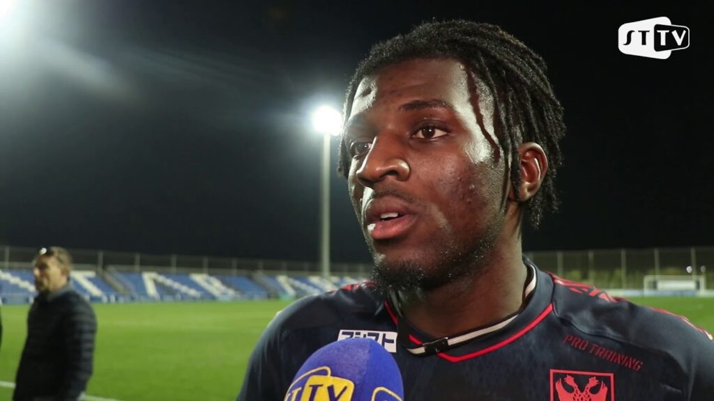 Rocky Bushiri en Daniel Schmidt na de gewonnen wedstrijd tegen FC Schalke 04