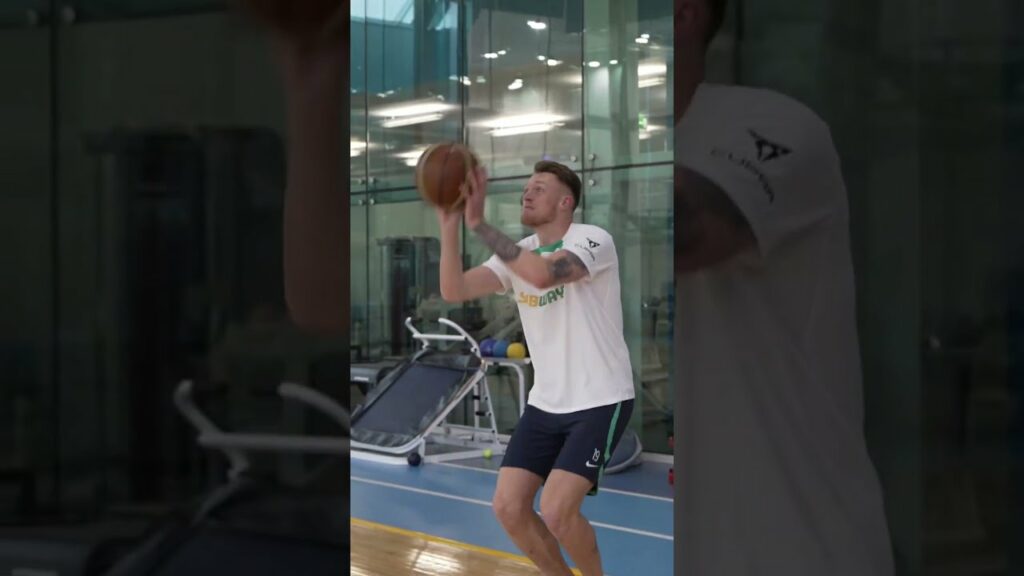 Harry ‘Shoottar’ 🏀😏 #Socceroos #basketball #shorts