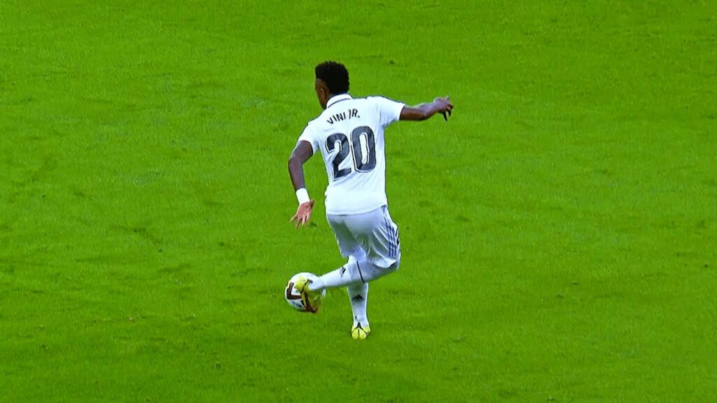 Vinícius Júnior "Ball Control" (2022/23)