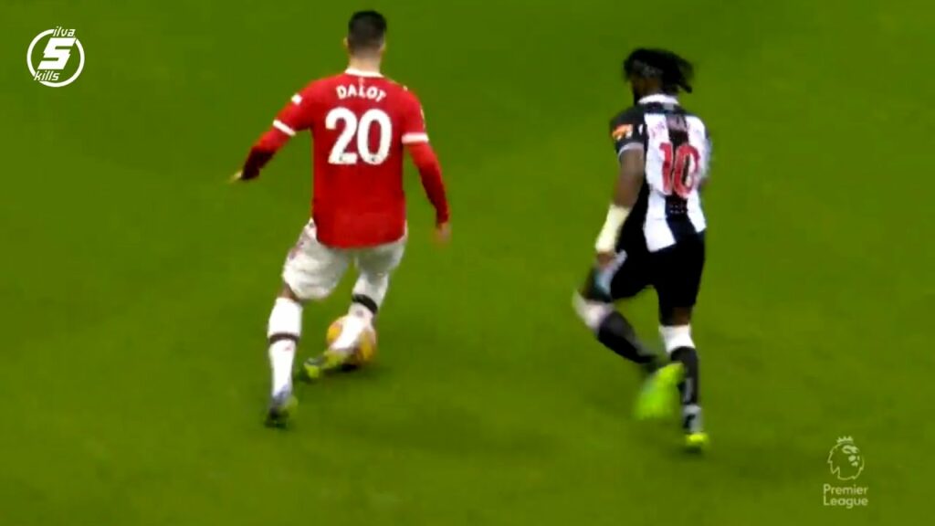 Diogo Dalot Deserves to be Seen in 2022/23!