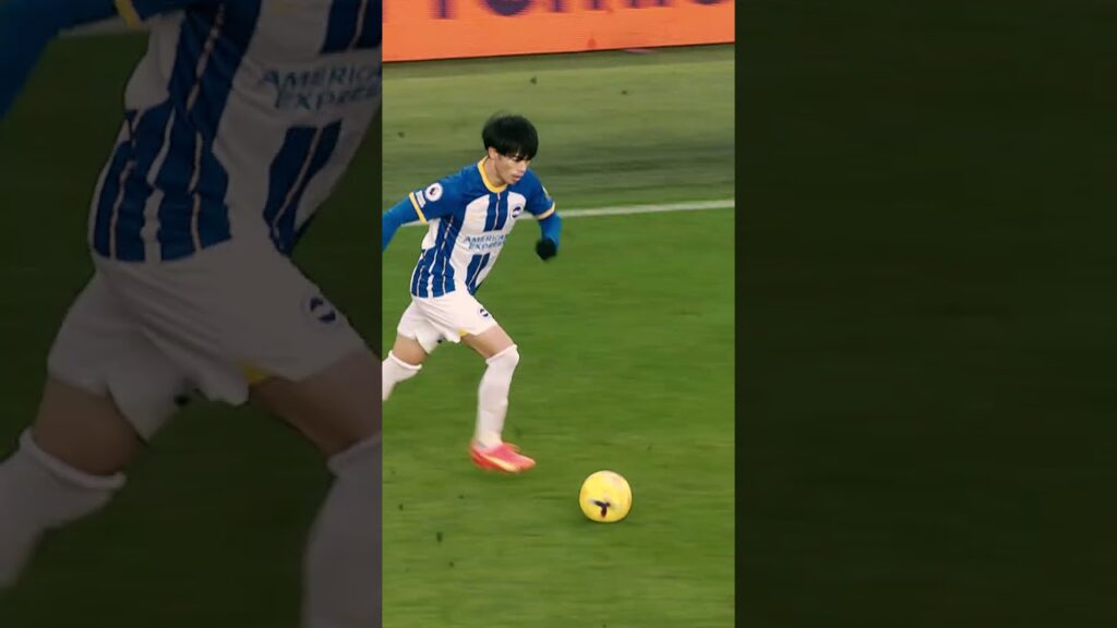 Kaoru Mitoma DAZZLES Liverpool Defence