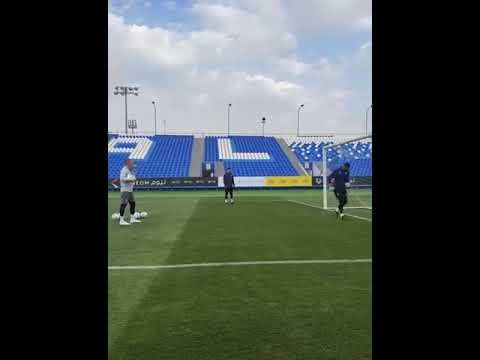 سلمان الفرج وردة فعله على تصديات "محمد العويس" 😂💙