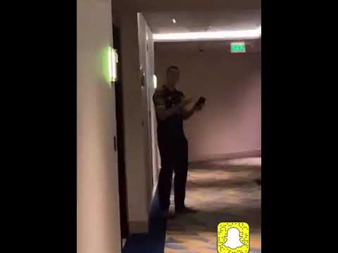 عبدالاله المالكي يمازح غروهي 🤣🤣🤣