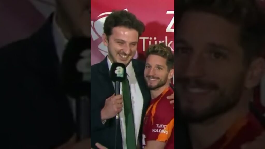 Galatasaraylı Dries Mertens'ten Emre Kaplan'a sevgi gösterisi!