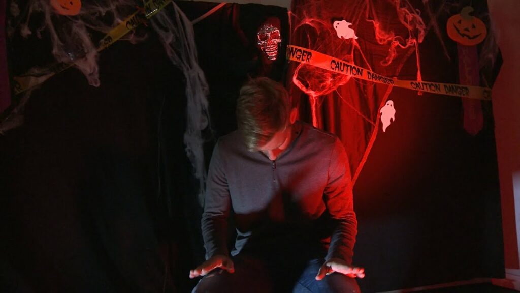 LIAM FEENEY HALLOWEEN PRANK | Will Tim Ream scream?