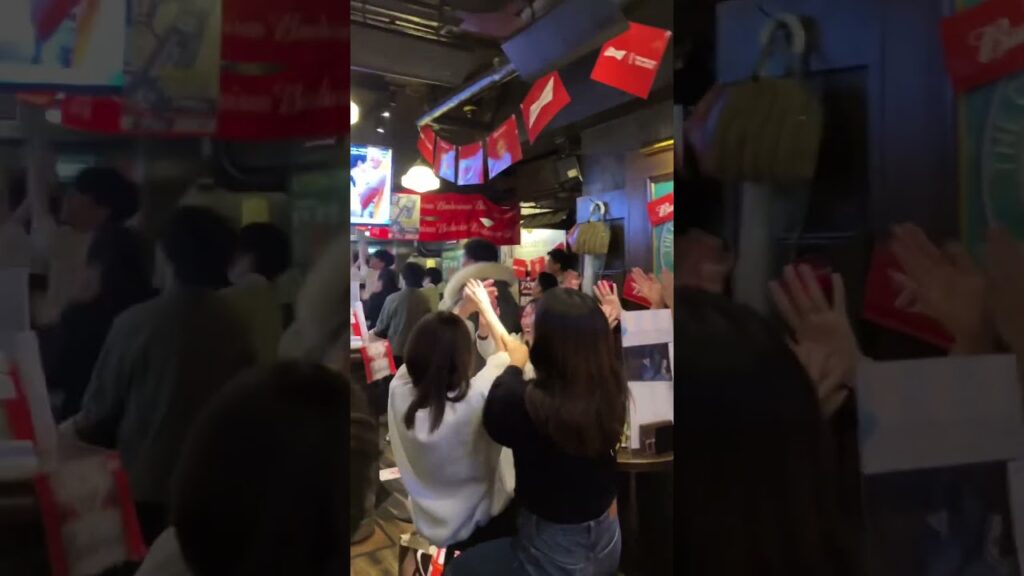 権田選手へ　貴方がPKを止めた瞬間、都内はこんな感じでしたよ🙌　🇯🇵vs🇭🇷 権田セーブシーン@都内パブ