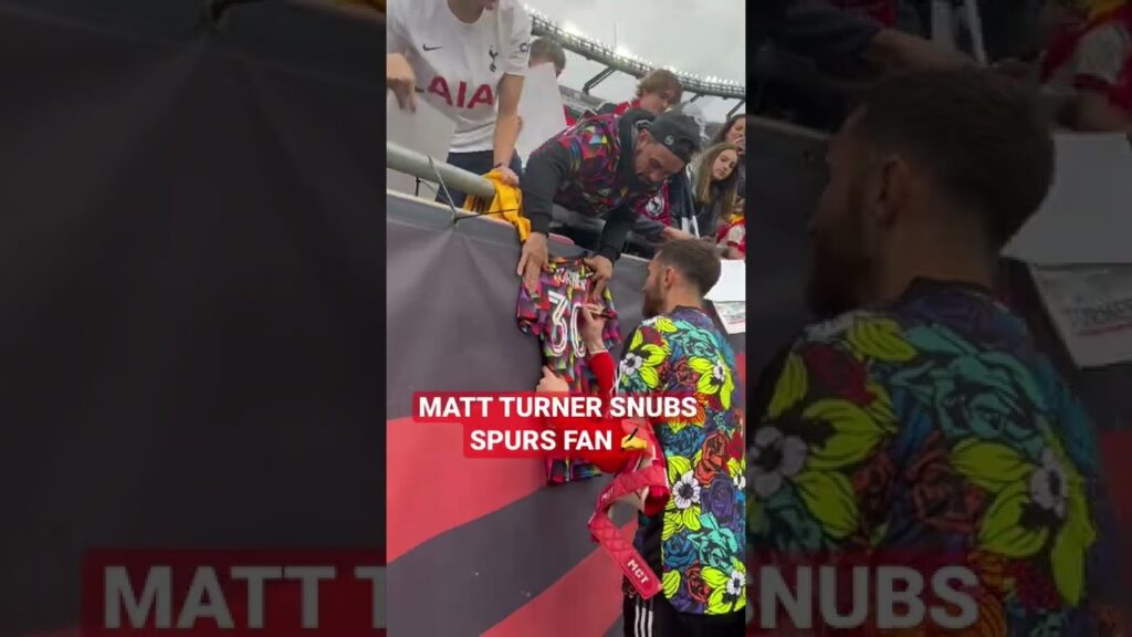 Matt Turner curves Spurs fan of autograph endearing himself further to Arsenal fans. #rivals