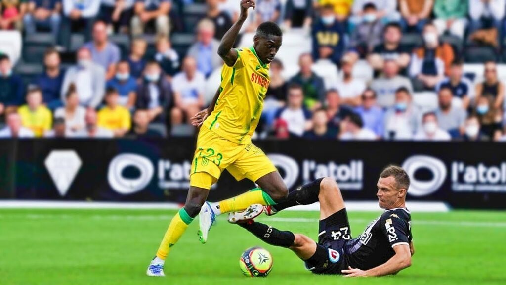 Randal Kolo Muani is A DISSIMILAR Player!