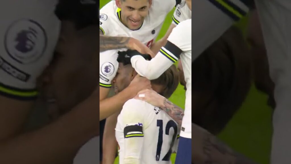 Ederson'dan dönen topu Emerson tamamlıyor! #premierleague