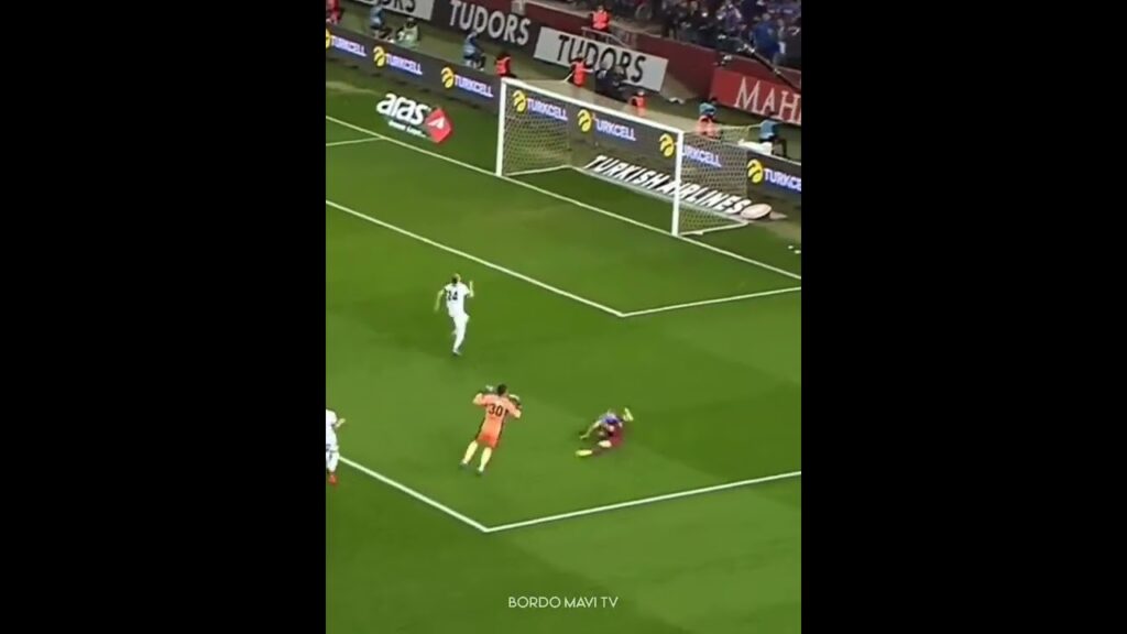 Andreas Cornelius | Ego