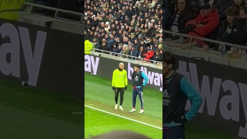 Tomiyasu vs Richarlison cực căng ngoài đường biên 😱 #shorts #shortvideo  #arsenal #tottenham