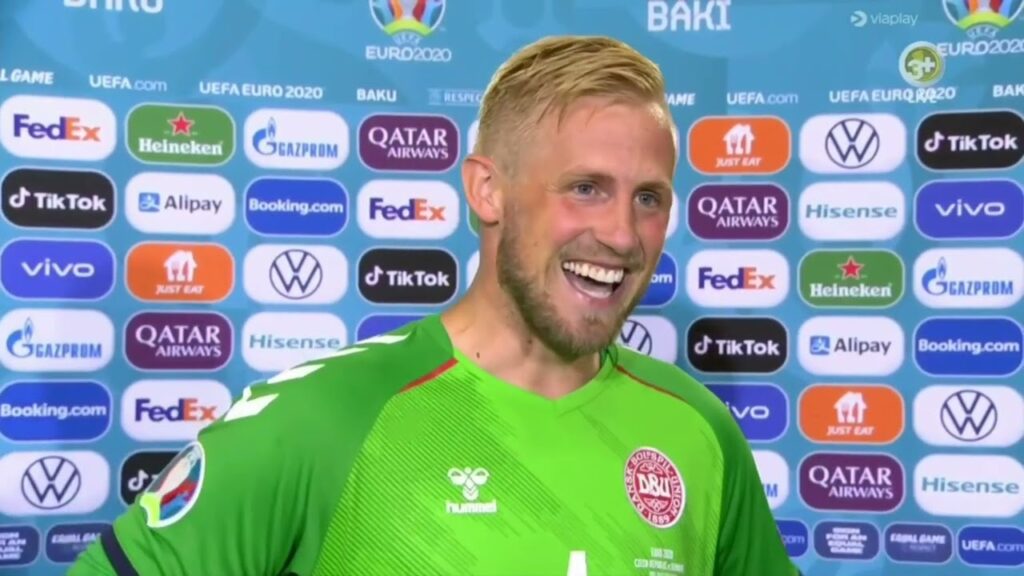 Kasper Schmeichel about Simon Kjær - He Is A Kind Of An Idol To All Of Us