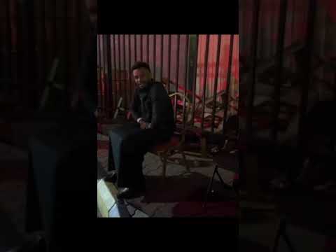 علي البليهي مع أحد المشجعات 🥶😂💙.