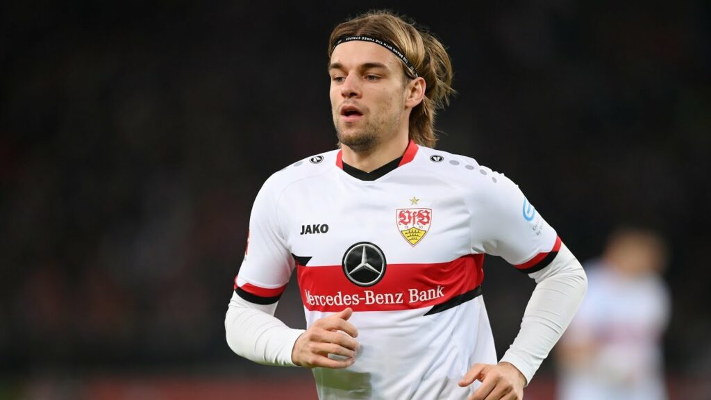 Manchester United targets Stuttgart left-back Borna Sosa.