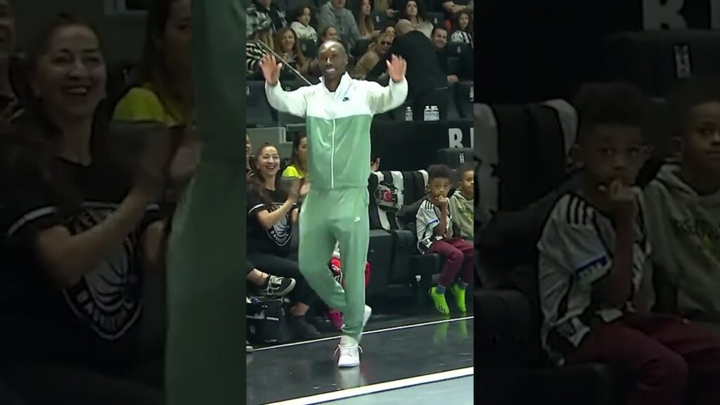 Atiba Hutchinson, Beşiktaş taraftarına üçlü çektirdi! #shorts