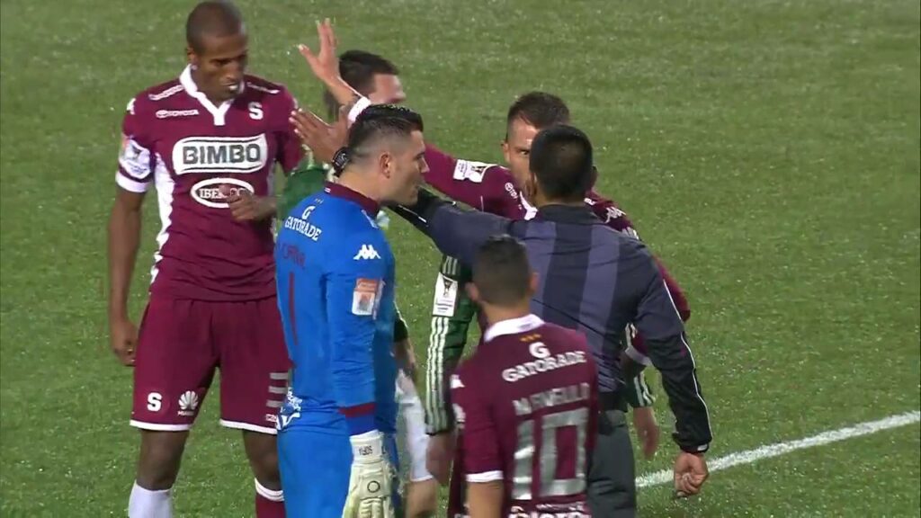 YELLOW CARD Saprissa, Francisco CALVO No.5 | @TimbersFC @SaprissaOficial #SCCL #SoyAficionado