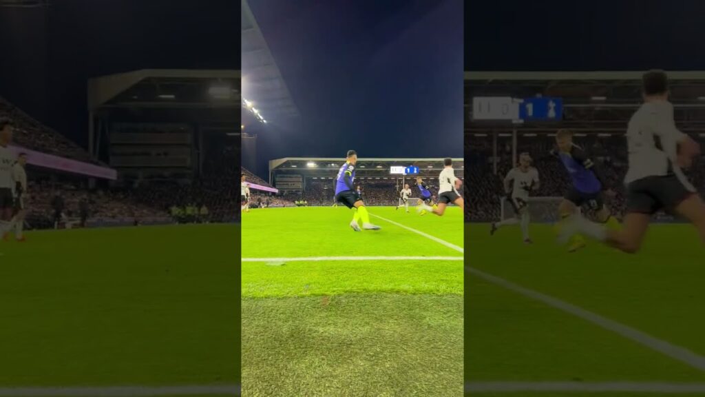 Cristian Romero NUTMEGS Willian 🥜