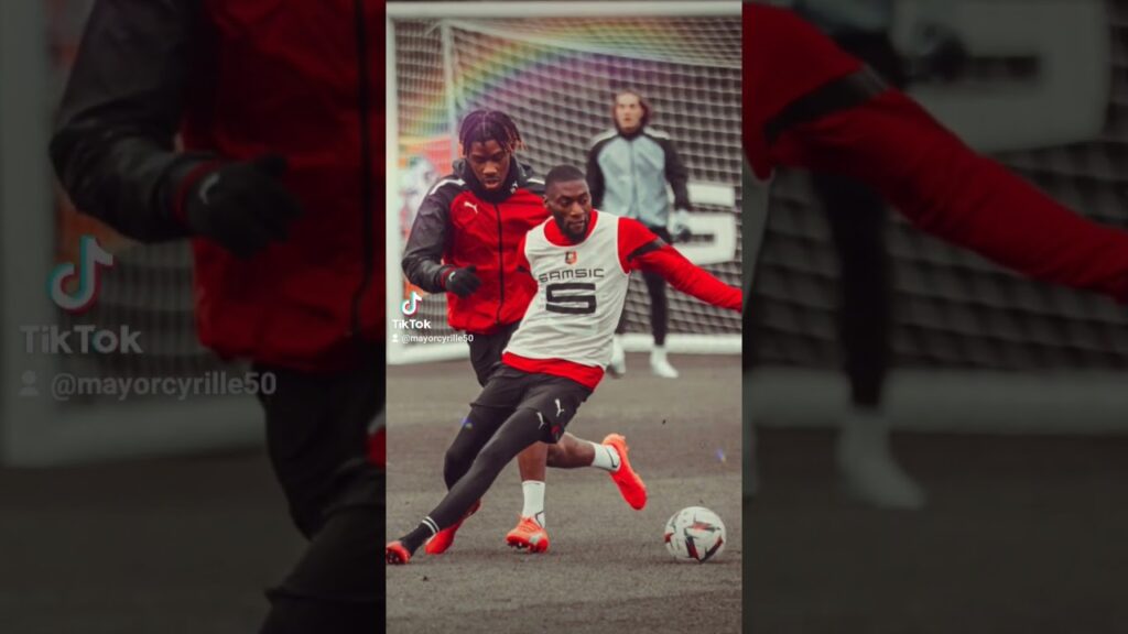 🔴⚫️ Christopher Wooh x Karl Toko Ekambi 🔨🚧🇨🇲📸 @staderennais #indomptableslions🇨🇲🦁 #Cameroun