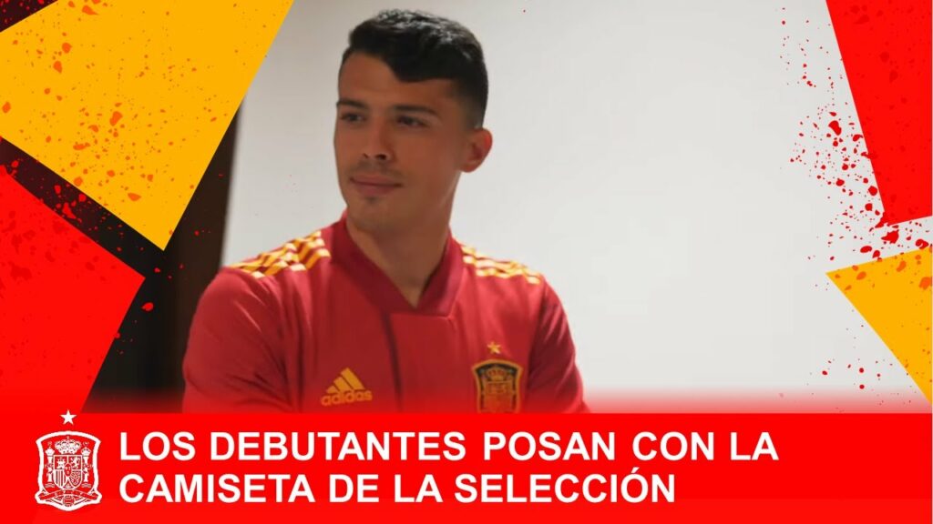 Robert Sánchez, Bryan Gil, Pedro Porro y Pedri posan con la camiseta de la Selección española Robert Sánchez, Bryan Gil, Pedro Porro y Pedri posan con la camiseta de la Selección española