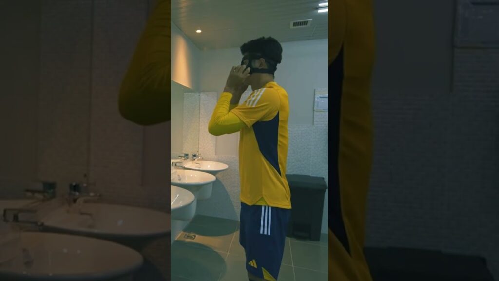 フェイスガードを装着する谷口選手 #サッカー日本代表 #谷口彰悟