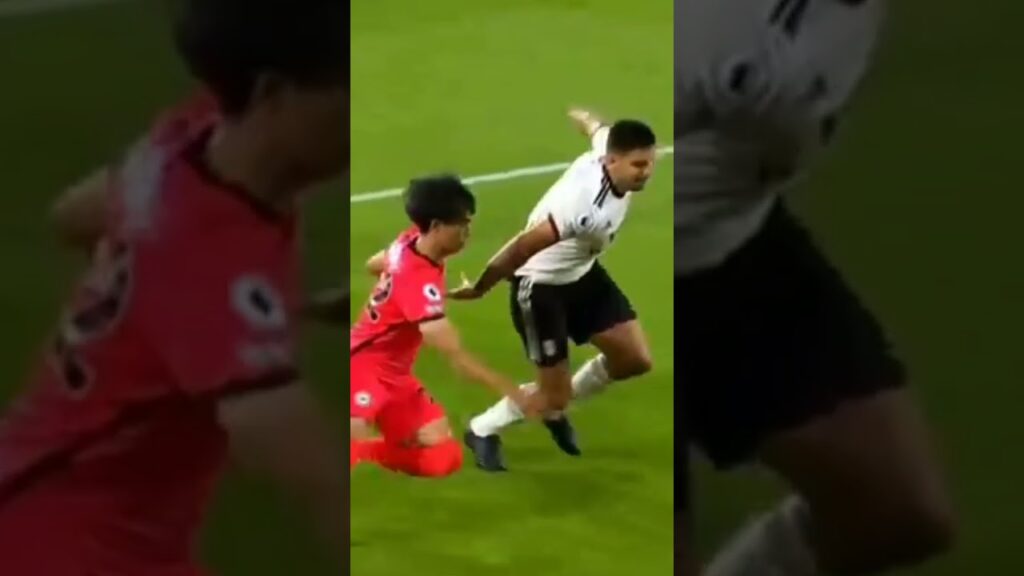 Alexander Mitrovic Fulham Forward wanting the ball and wanting Goals with Skills.