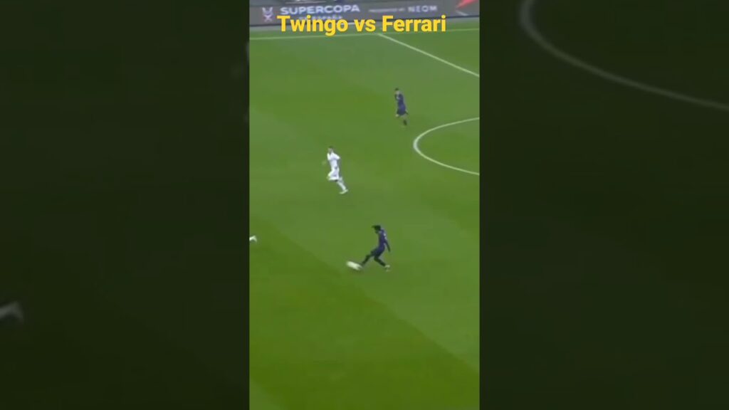 Alejandro Balde vs Carvajal