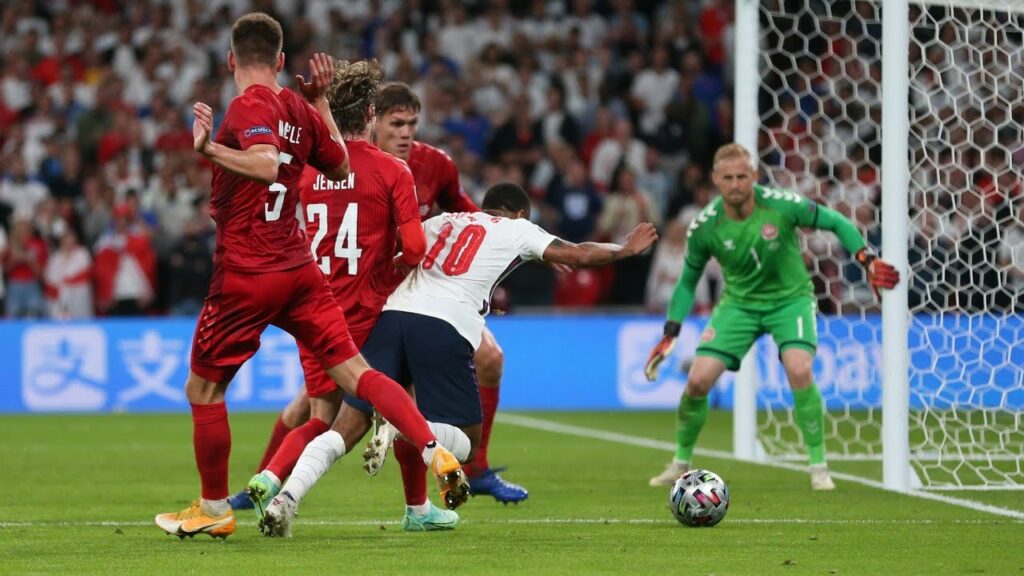 Christian Nørgaard faults Harry Kane penalty/Sterling penalty against  Denmark?
