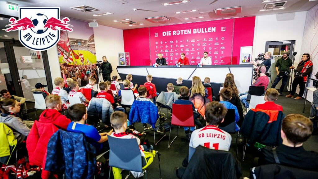 „Das sind gute Journalisten heute!“ | David Raum & Marco Rose in der Kids-PK vor Union Berlin