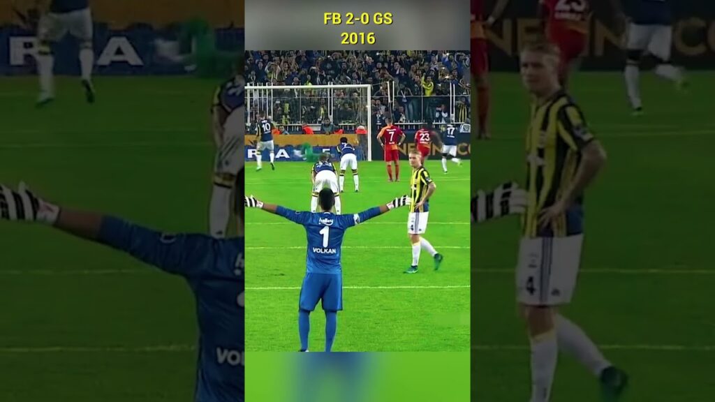 Simon Kjær, Van Persie'nin penaltısına bakamıyor 🥰 Fenerbahçe 🆚 Galatasaray #shorts