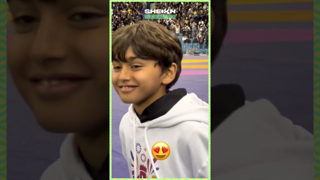 A sweet moment was captured during #PSG v #Riyadh Season Team. #AlOwais