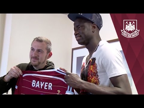 SURPRISE! Cheikhou Kouyaté surprises West Ham Fan