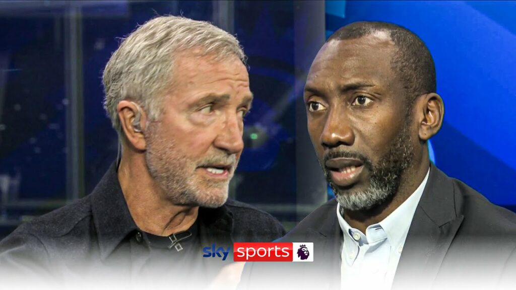 "I'm amazed as a striker you're arguing with me" 🤬 | The Super Sunday panel DISAGREE on Man Utd