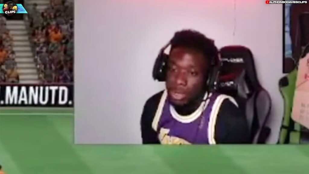 "My first friends at Bayern were..." 👀