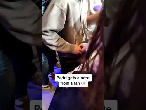 Pedri was just trying to take pictures 😅 (via NereaSa98/Twitter) #shorts