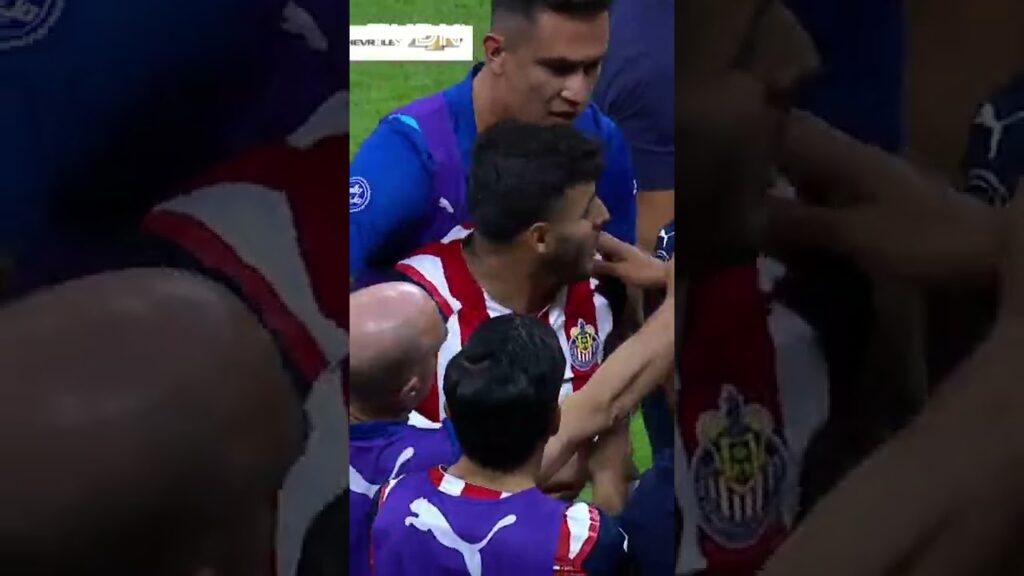 👀🥴¡DEL RECUERDO!👀🥴 Alexis Vega Ahorca a Nacho Rivero #shorts #viral #futbol #tudn #chivas #cruzazul