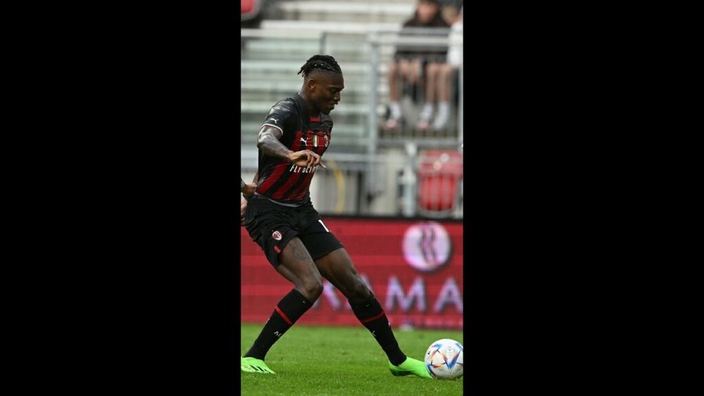 Chip it like Rafael Leão | #shorts