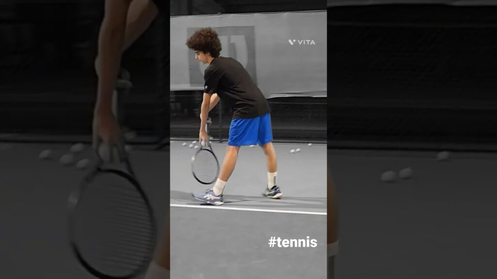 #tennisservices #tennisplayer #tennistime tennist#vahidamiri#behradafshari