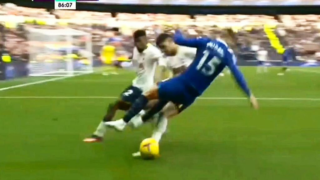 Cristian Romero vs Mudryk CRAZY Tackle 🤪