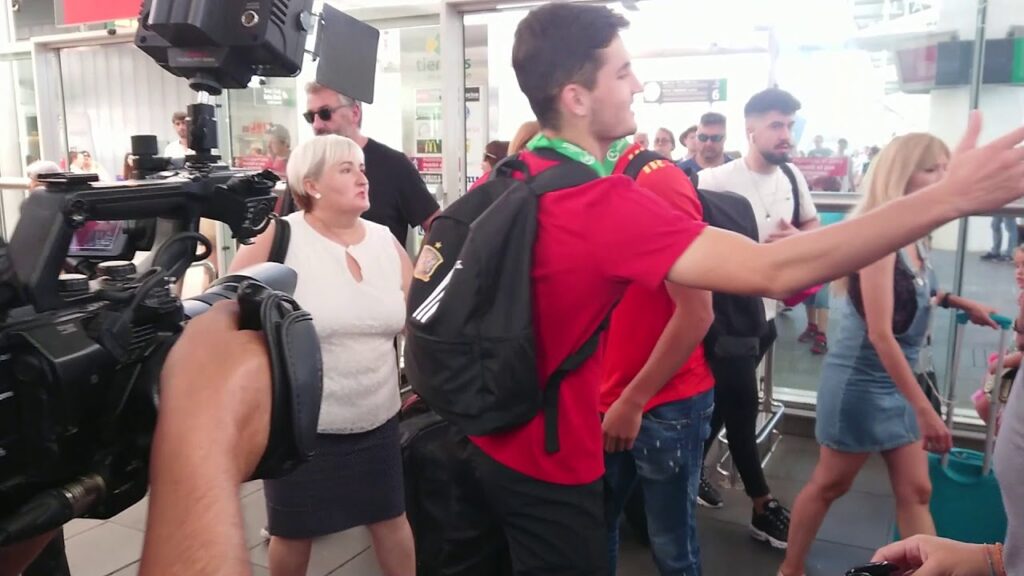 Llegada de Ferrán Torres y Hugo Guillamón a Valencia tras ganar la Euro sub 19