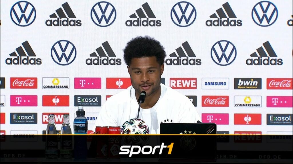 Gnabry erklärt: Deshalb wird Musiala “Bambi” genannt | SPORT1 Gnabry erklärt: Deshalb wird Musiala "Bambi" genannt | SPORT1