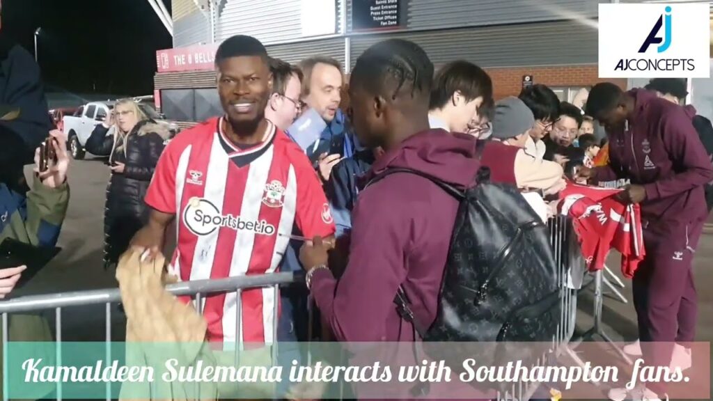 Kamaldeen Sulemana interacts with Southampton fans at St Marys|UNSEEN|